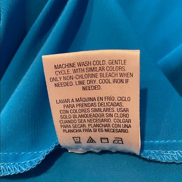 Covington- Women’s Blue Top, 3X w/ zipper on back - Picture 6 of 6